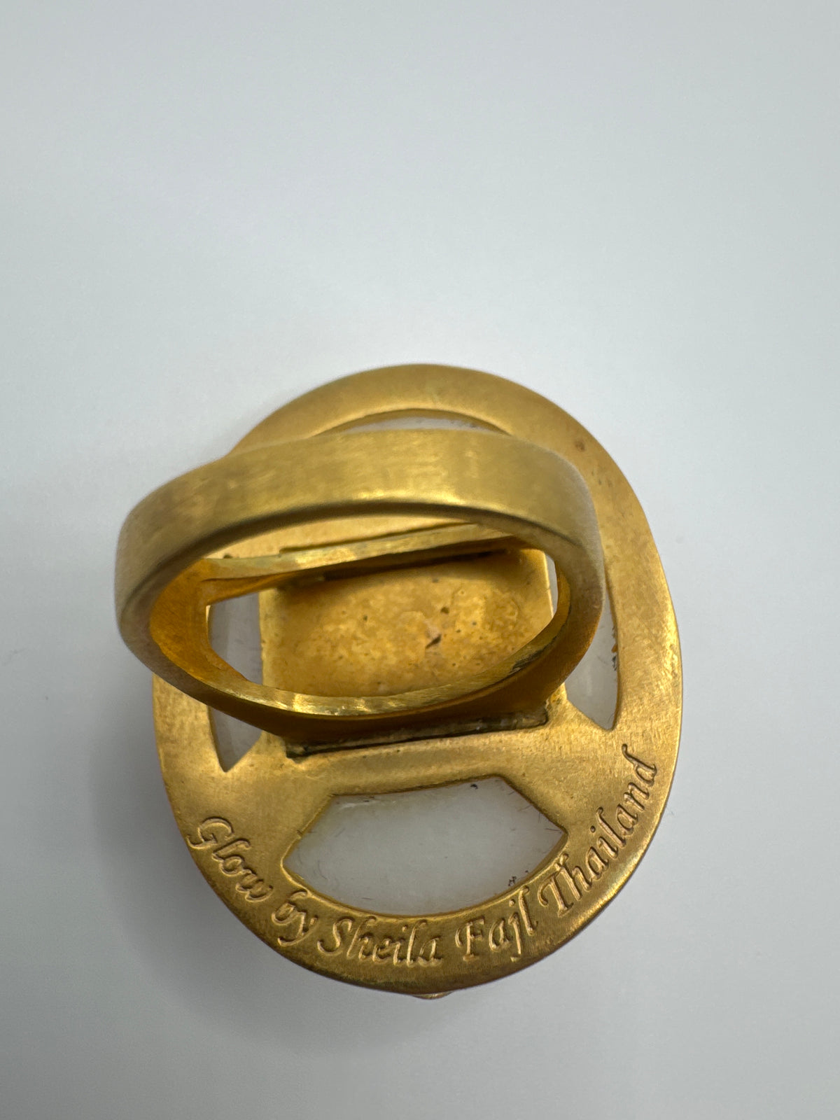 Glow by Sheila Fajl Gold Gecko Lizard White Cabochon Oval Ring- Size 8